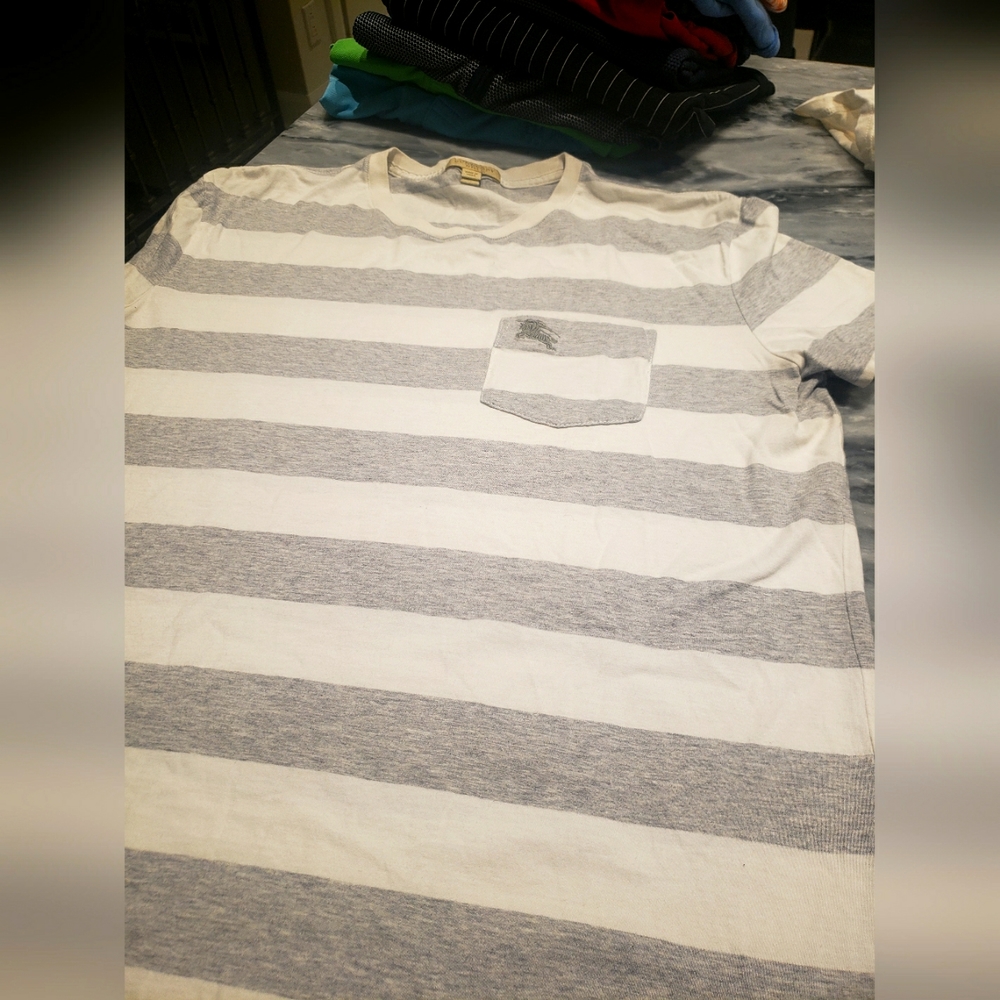 Burberry tshirt